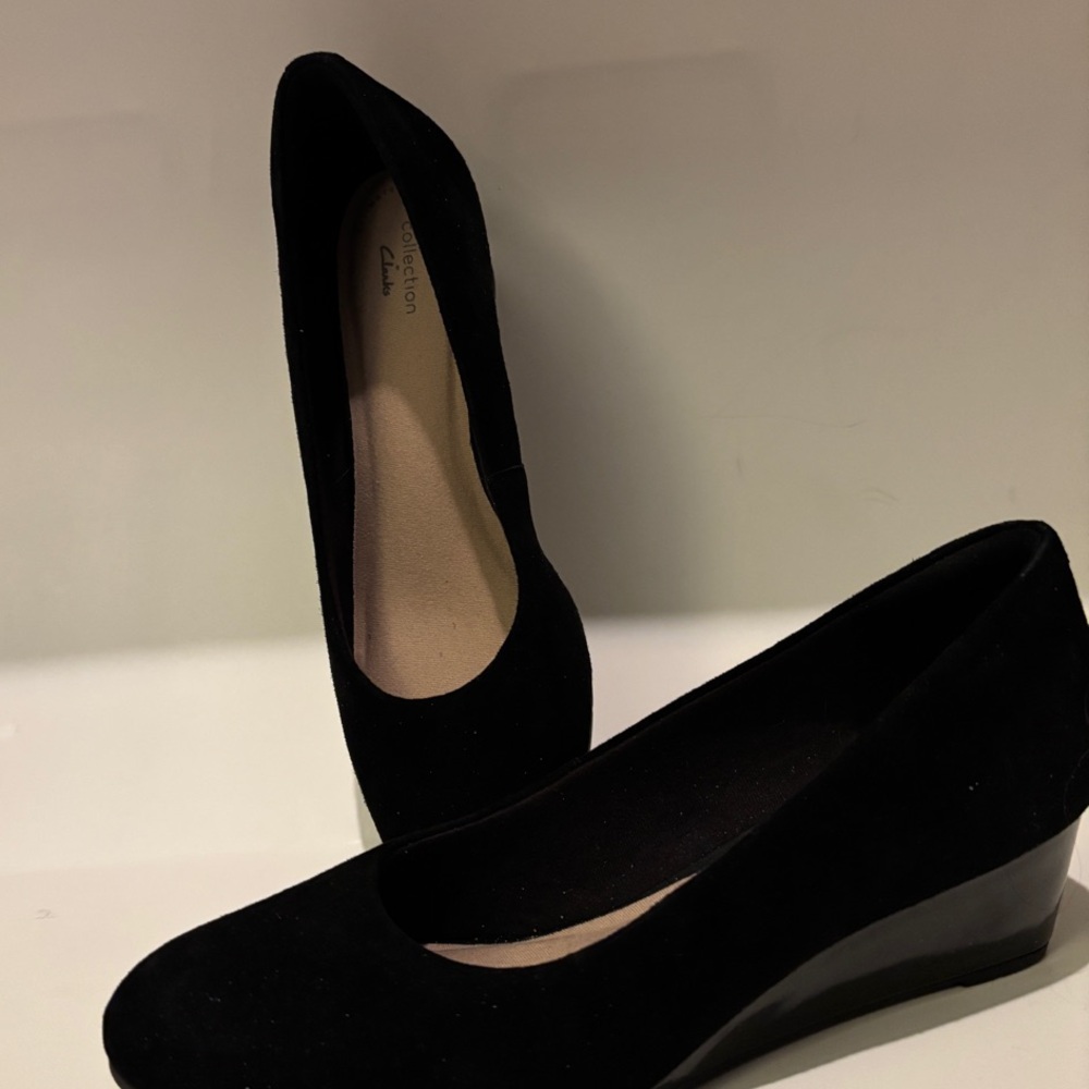 Clarks “Mallory Luna” Black Suede Wedge Pumps with Rounded Toe